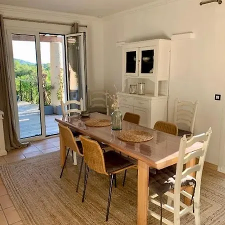 Holiday home Les Restanques Maison Des Chenes Apercue Mer *