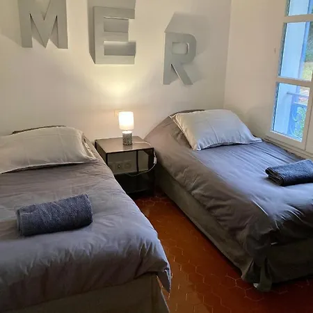 Holiday home Les Restanques Maison Des Chenes Apercue Mer Grimaud