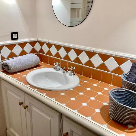 Les Restanques Maison Des Chenes Apercue Mer Holiday home *